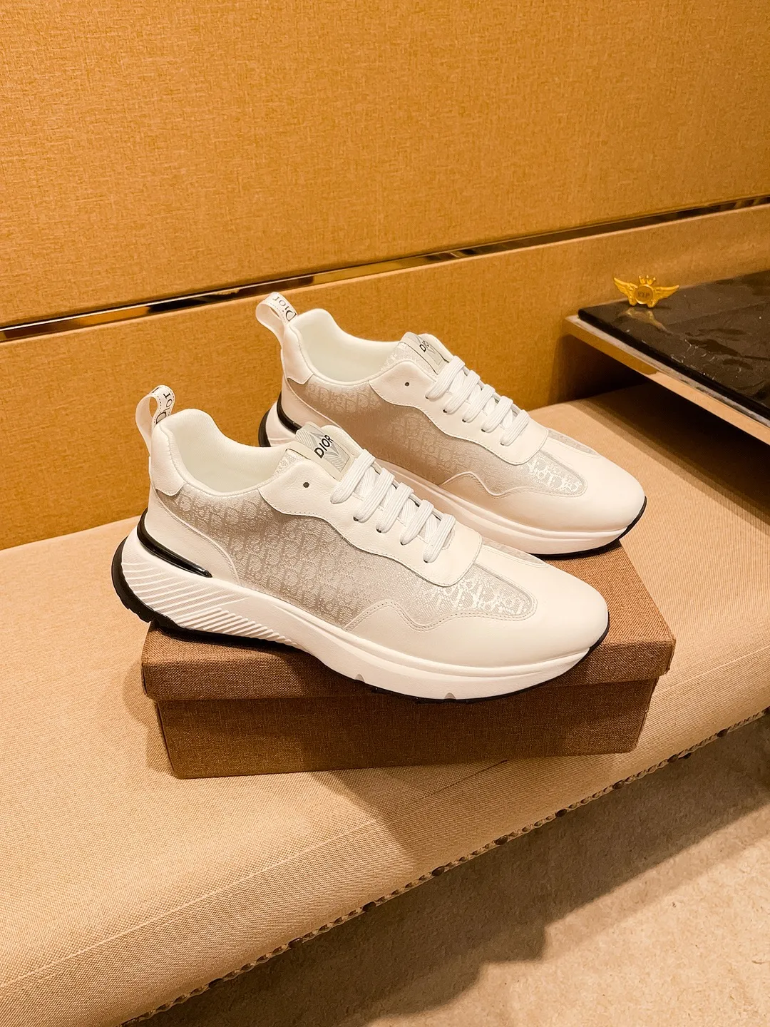 Men's shoes💰 460💰🔥[Dior]🔥Men's high-end brand of shoes official website 1:1 latest masterpiece: the upper is made of Italian imported first-layer cowhide with a comfortable and breathable lining➕original non-slip and wear-resistant outsole🔥, making walking more convenient and comfortable! An exclusive new model, a stunning work, a beautiful 1:1 replica [color] compared to the official quality! Create a fashionable personality to set off your uniqueness! A must-have for trendy men! Classic🔥Size: 38-44 Color: 🔥 2⃣️colors available🔥